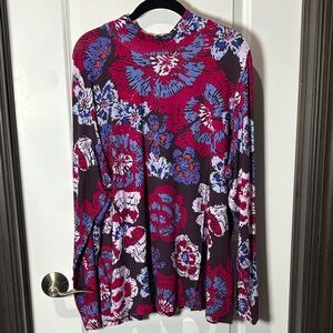 IMAN Long Sleeve Floral Top - Red, Blue, White - NWOT
